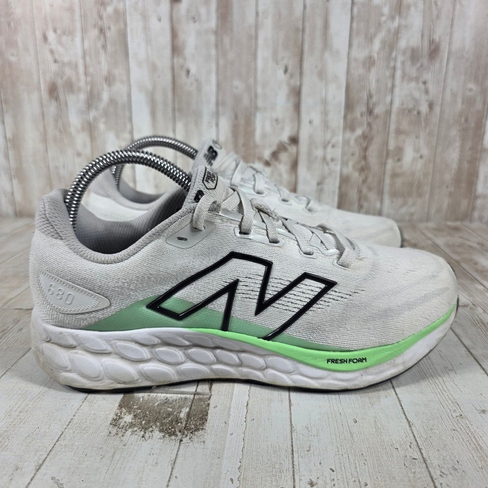 New Balance Women's White and Mint Green Fresh Foam Running Shoes